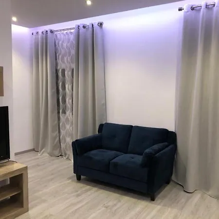 2 Bedroom Apartment Next To Beach Appartement