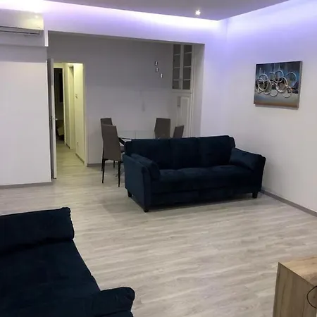 2 Bedroom Apartment Next To Beach